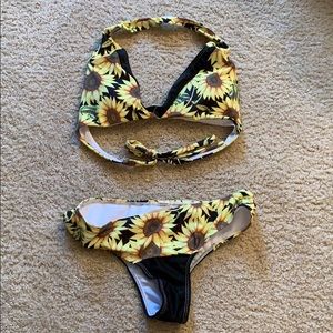 Worn once sunflower bikini w/ removable cups.